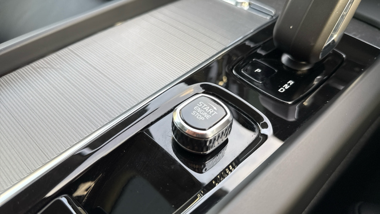 Volvo XC60 2.0 T6 [350] RC PHEV Plus Dark 5dr AWD Geartronic Estate